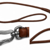 Hunderland Indiana Lederleine aus braunem Echtleder mit ultraleichtem 17-g-Aluminiumkarabiner und komfortabler Rundgriff-Schlaufe